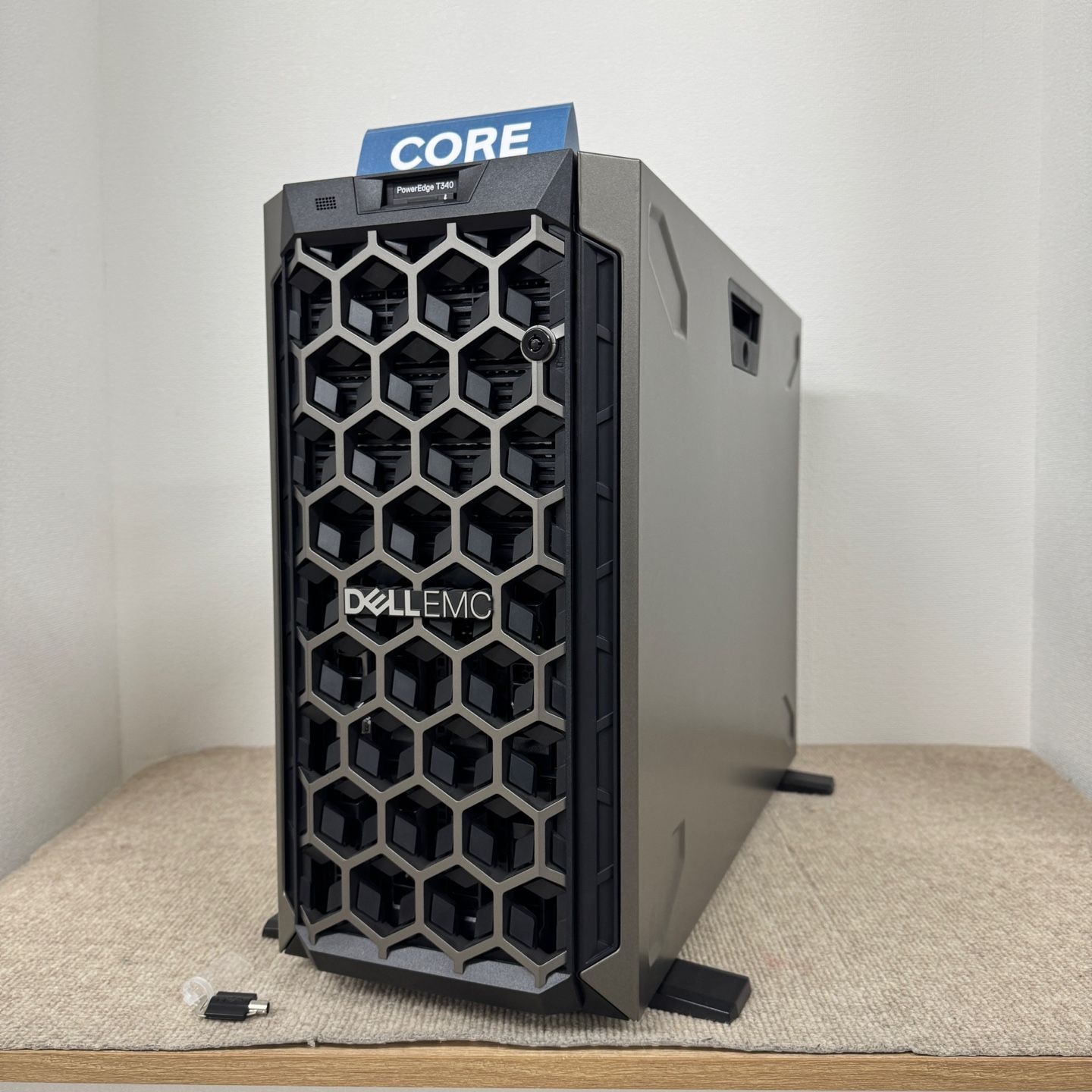 Dell EMC PowerEdge T340 LFF 8BAY 1x E-2224 4core 3.40GHz 16GB 1x 2TB iDRAC ENT H330 SV246