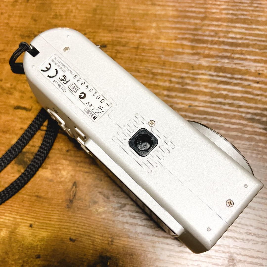 【完動品】RICOH Caplio R1 デジタルカメラ 単3電池 動作確認済み】RICOH CAPLIO R1V デジタルカメラ 単三電池
