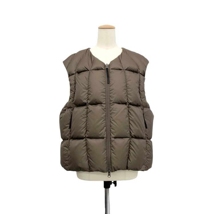 2025AW G win 0 ゴールドウィン Three-Dimensional Down Light Vest 3D Box Baffleダウンベスト ブラウン 1 S GZ24305 SIROKUMA-CORPORATION_COM