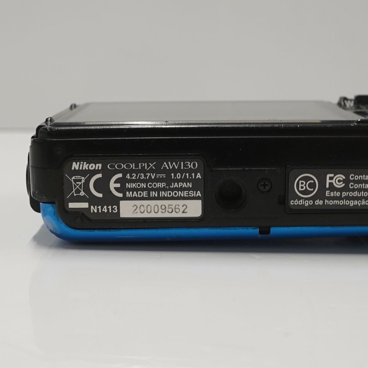 Nikon COOLPIX AW130 USED品 デジタルカメラ 本体+バッテリー 防水 Wi