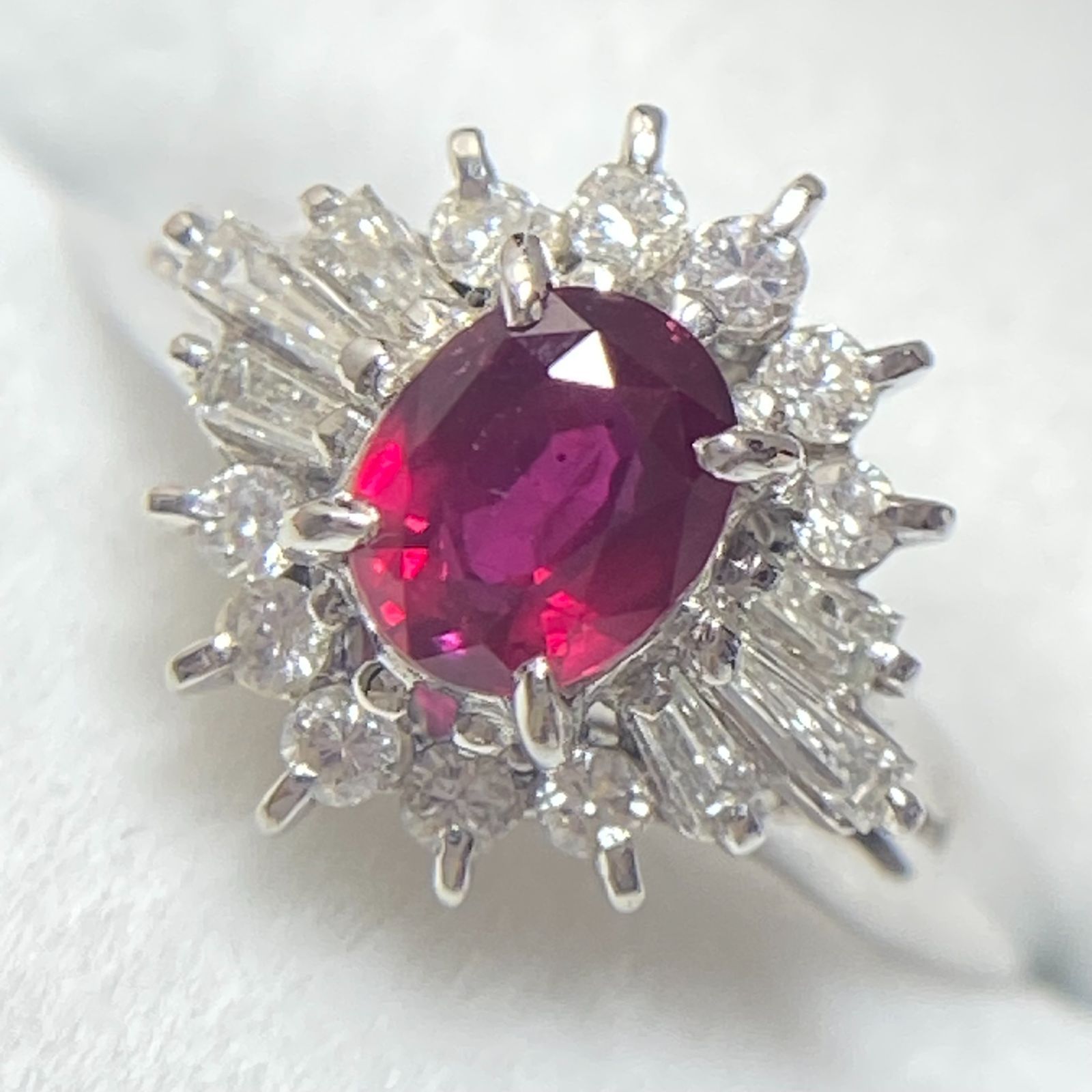 ルビーリング Pt900 ルビー0.66ct/ダイヤモンド0.28ct ＃11 - メルカリ 