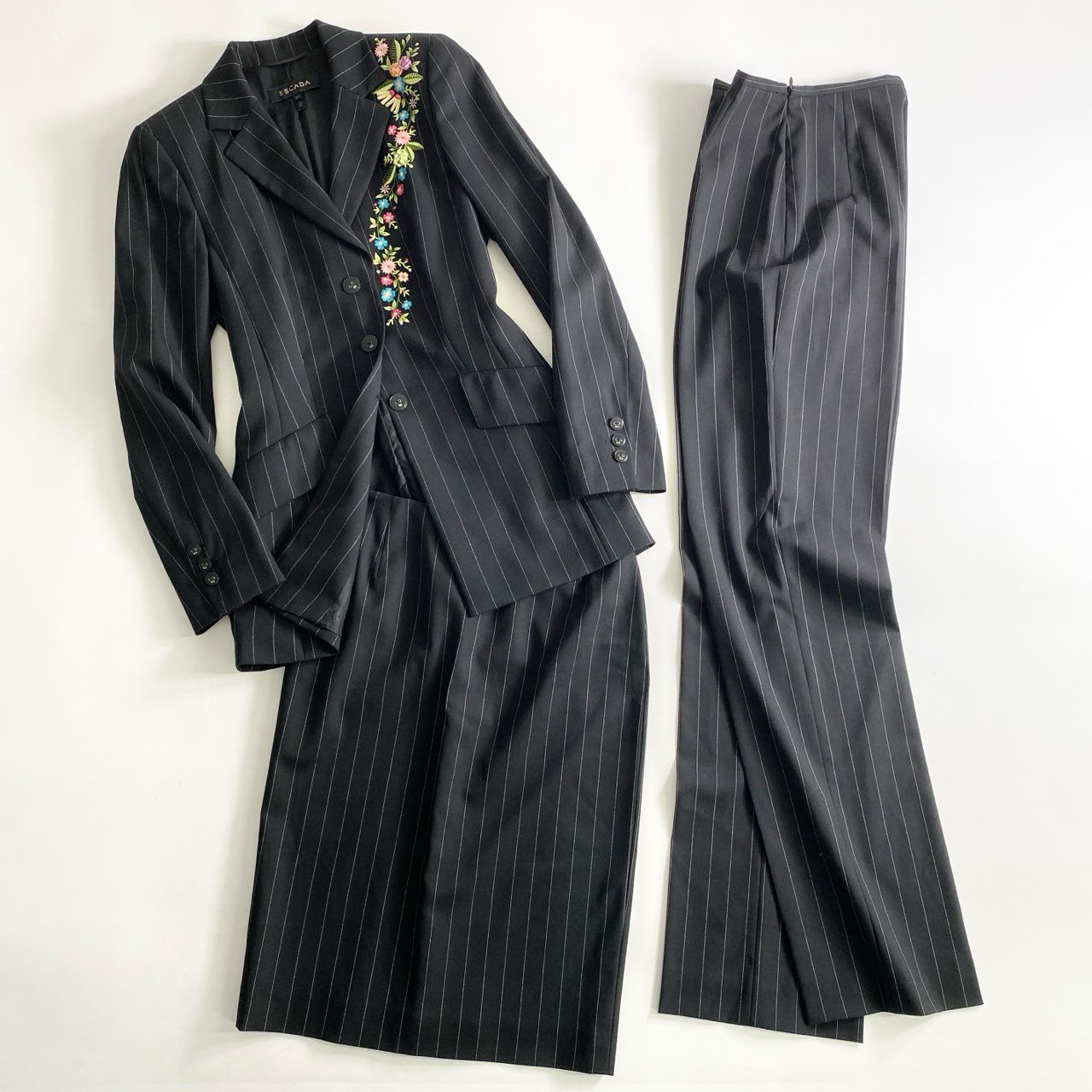 53c21 《美品》 ESCADA エスカーダ フラワー刺繍 スーツ 3点セット 34  