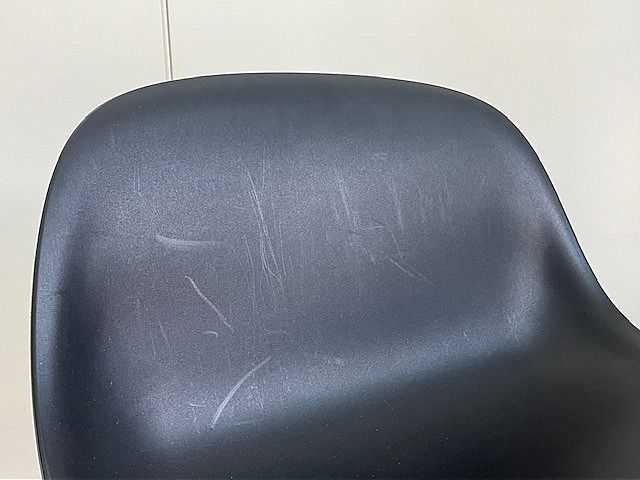 ブラック