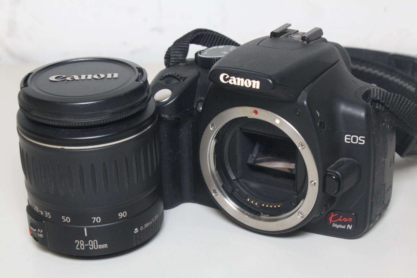 42)【値下げ ジャンク品】Canon EOS 細かく KISS DIGITAL X