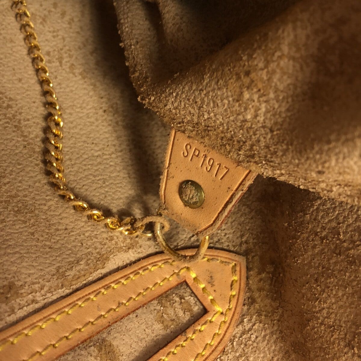 LOUIS VUITTON