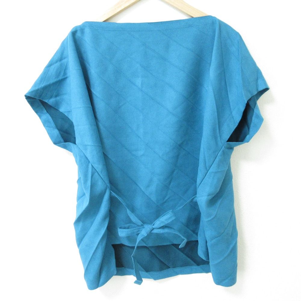 me ISSEY MIYAKE イッセイミヤケ プリーツ ブラウス 長袖 ブルー ISSEY MIYAKE（シャツ/ブラウス(長袖/七分)）のフリマアイテム一覧