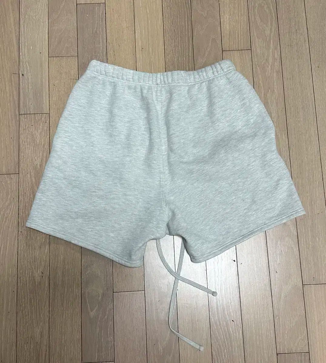 エッセンシャルズ