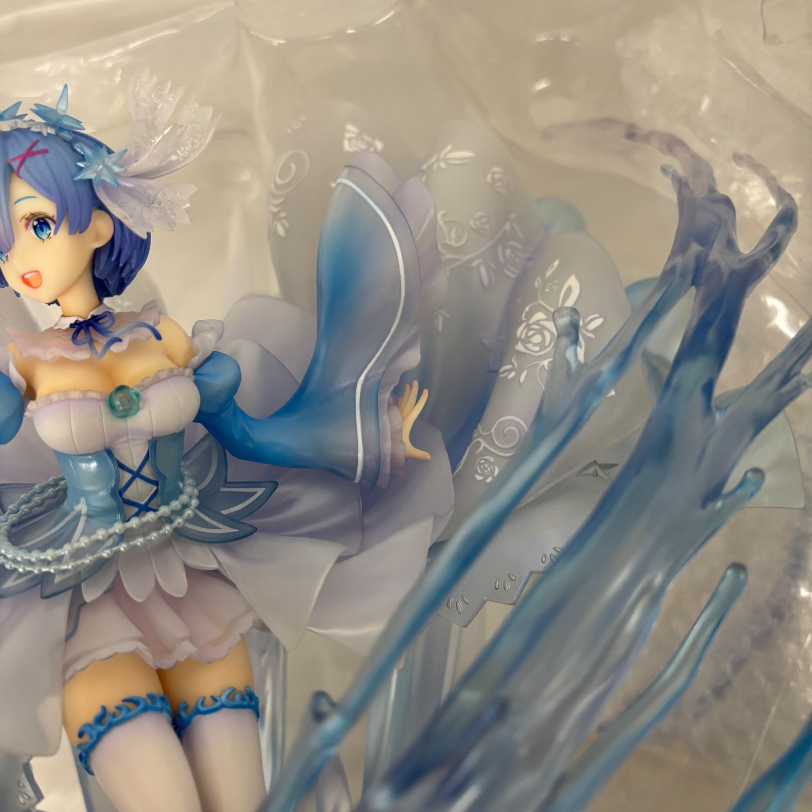 Re:ゼロから始める異世界生活 レム -Crystal Dress Ver- 1/7 スケール