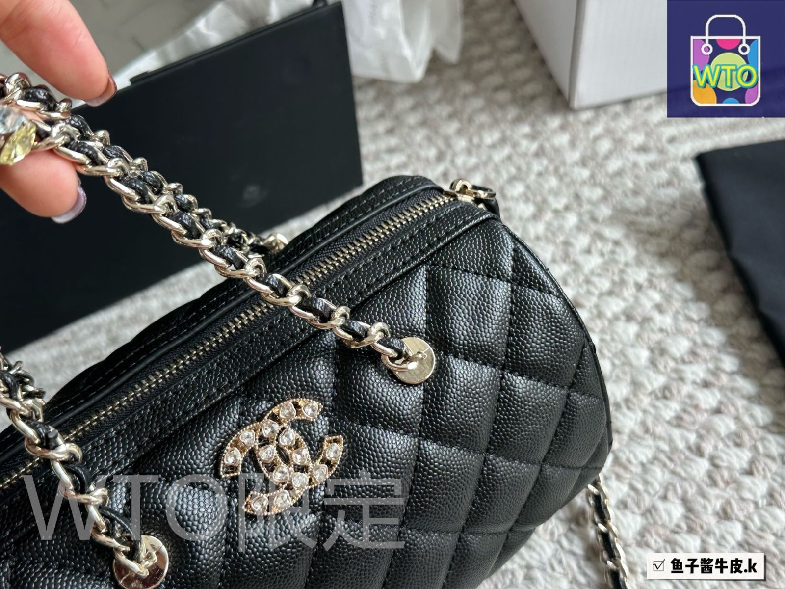 【25P エレガントなデザイン /白&黒】CHANEL スリングバッグ 今日特価】Chanel 25P ボウリングバッグ エレガントブラック