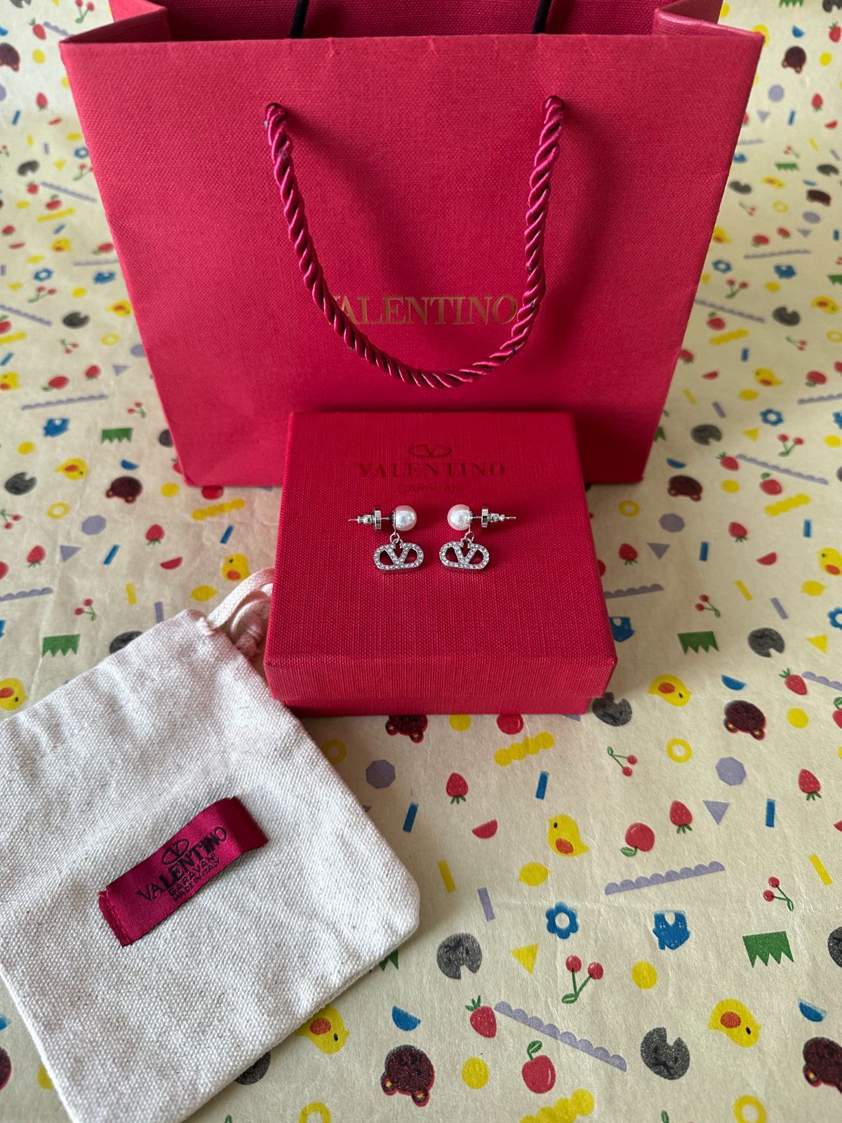 極美品☆VALENTINO パール付きピアス シルバー - メルカリ