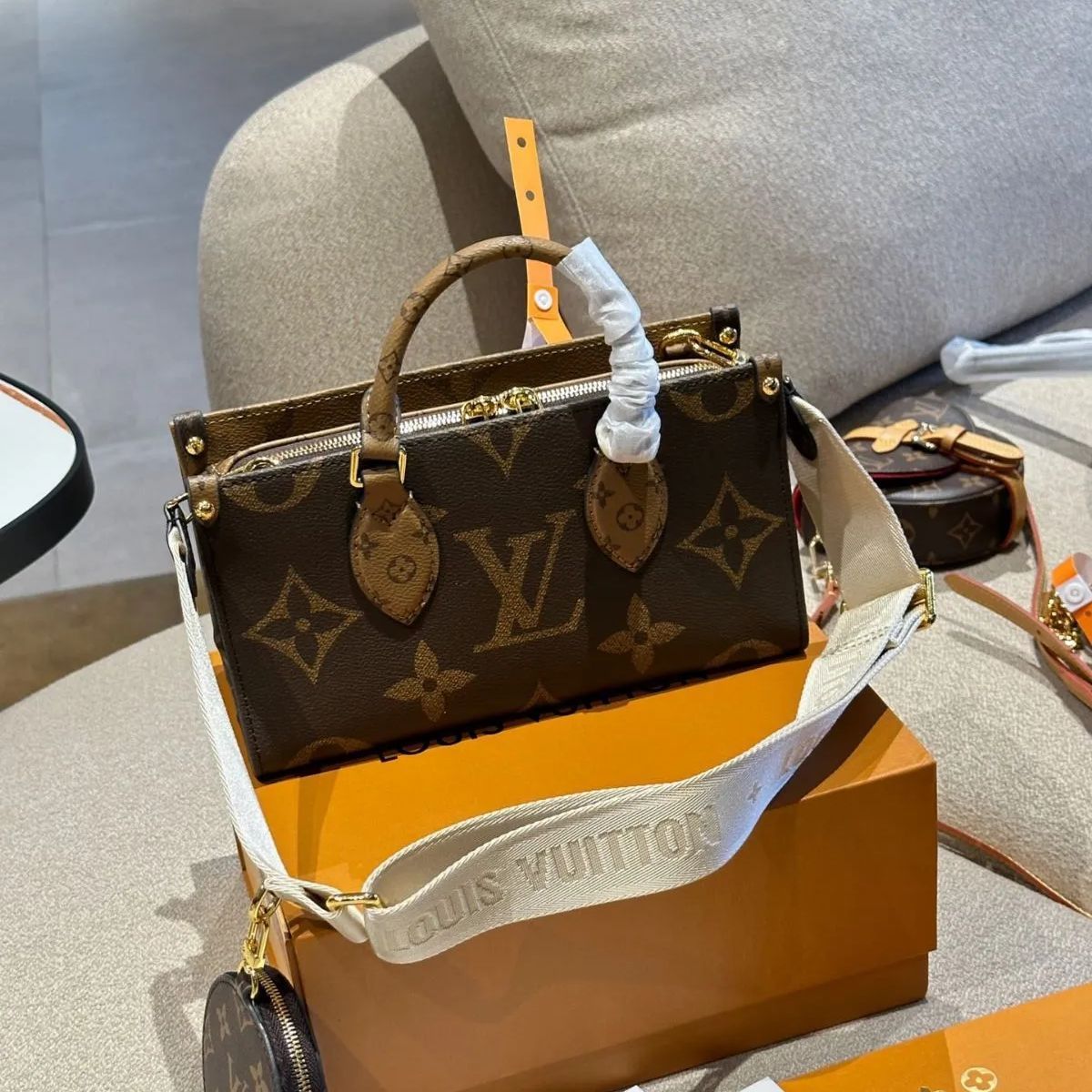 新品未使用 箱付  LOUIS VUITTON ノベルティトートバッグ 専用ページ