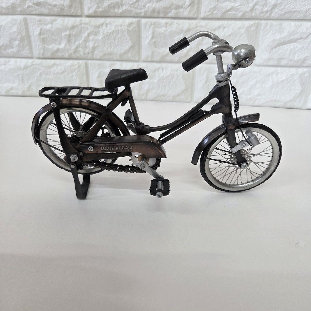 昭和 自転車 まるでスーパーカー!? 昭和の『子ども自転車』にはヘッドライト