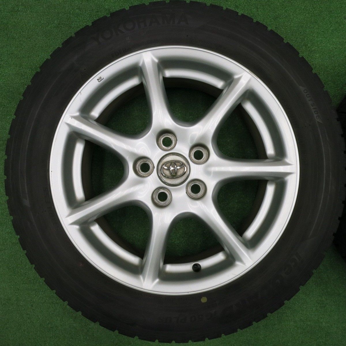 エスティマ等 バリ溝 215/60r17 ヨコハマ アイスガード ig30 