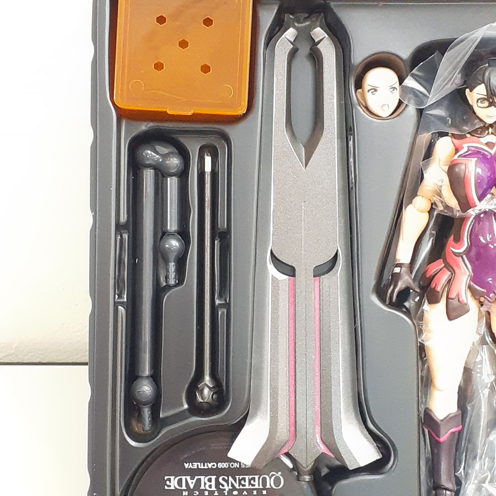 海洋堂 リボルテック クイーンズブレイド　カトレア Amazon.co.jp: リボルテック カトレア リボルテッククイーンズ