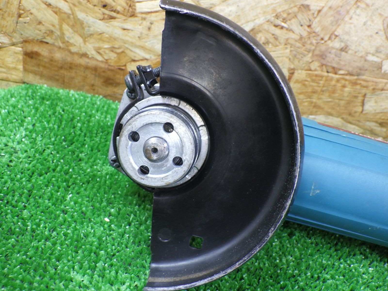 握りやすい マキタ 100mm ディスクグラインダー 9533BL コード式 電動工具 makita 品