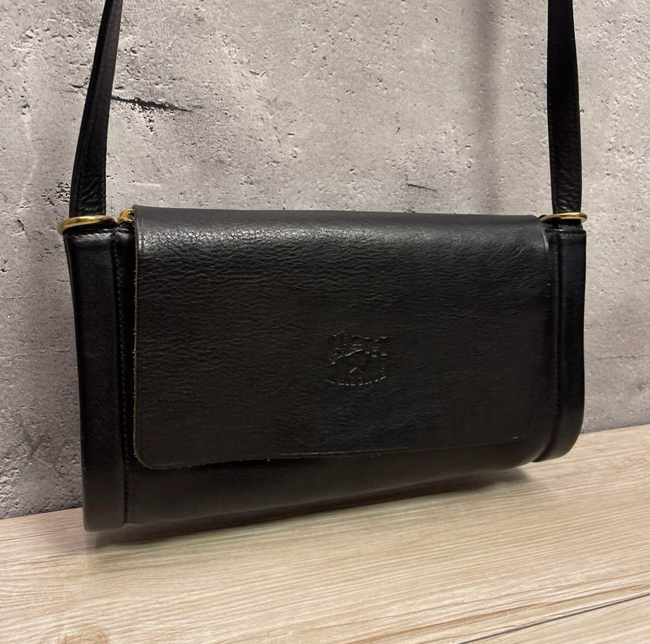 ✨美品✨筒型 イルビゾンテ ショルダーバッグ レザー 本革 ブラック 黒 