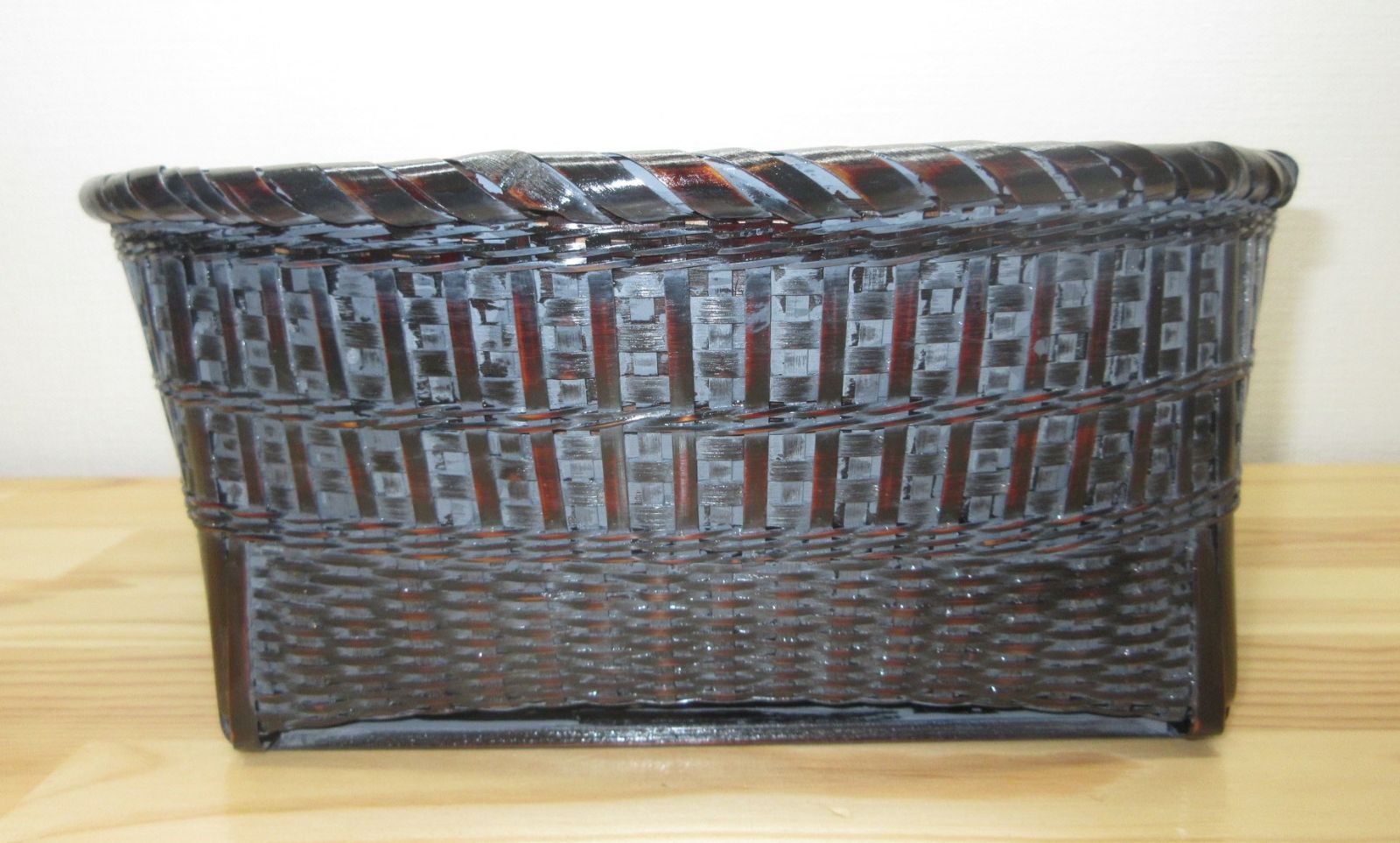 送料込【逢絢亭・新品】茶道具 水屋道具 炭斗 風炉用 細竹 染竹 木製 紙箱入り 逢絢亭・新品】茶道具 水屋道具 炭斗 細竹 染竹 風炉用 木製