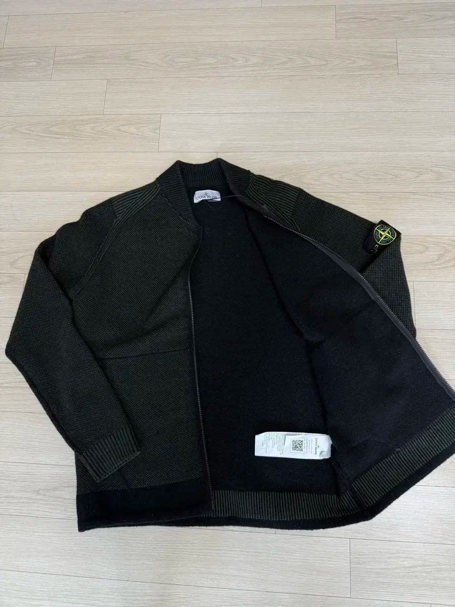 STONE ISLAND ストーンアイランド ブラック ニット ジップアップ カーディガン