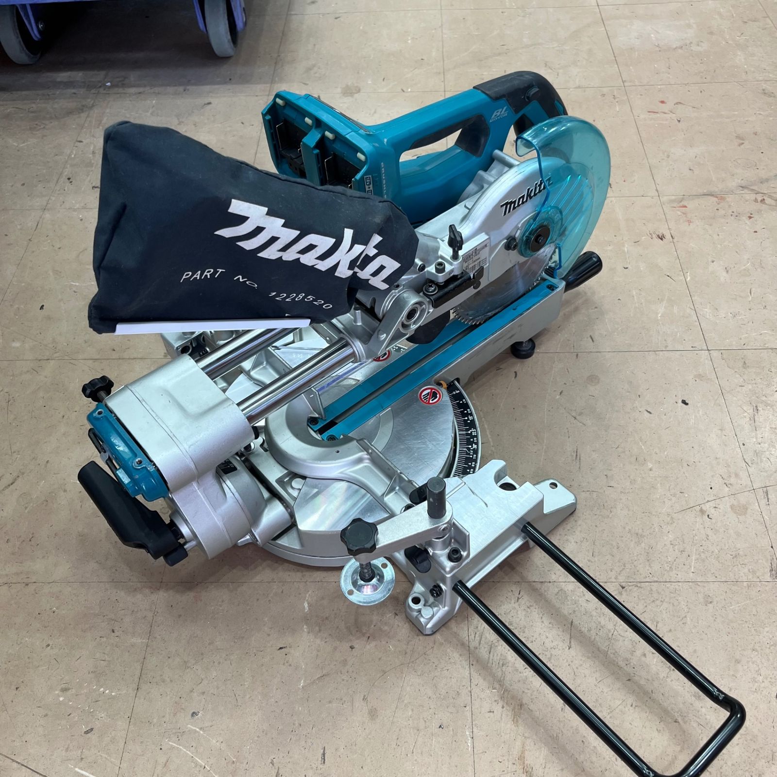 マキタ(makita) コードレススライドマルノコ LS714DZ【草加店】