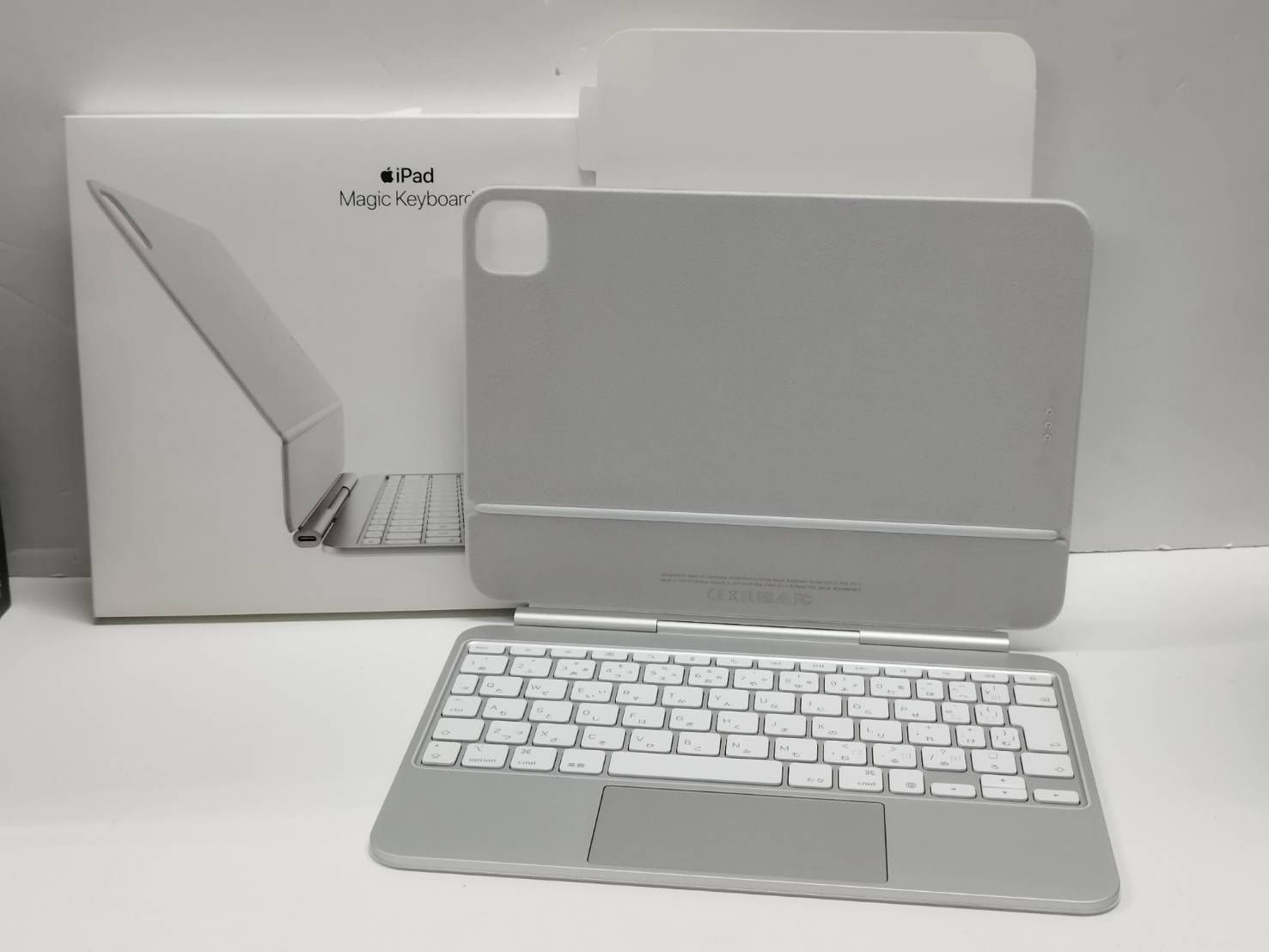 ♥に近い iPad Magic Keyboard|11インチ|A2975|日本語配列|ホワイト MWR03J|A