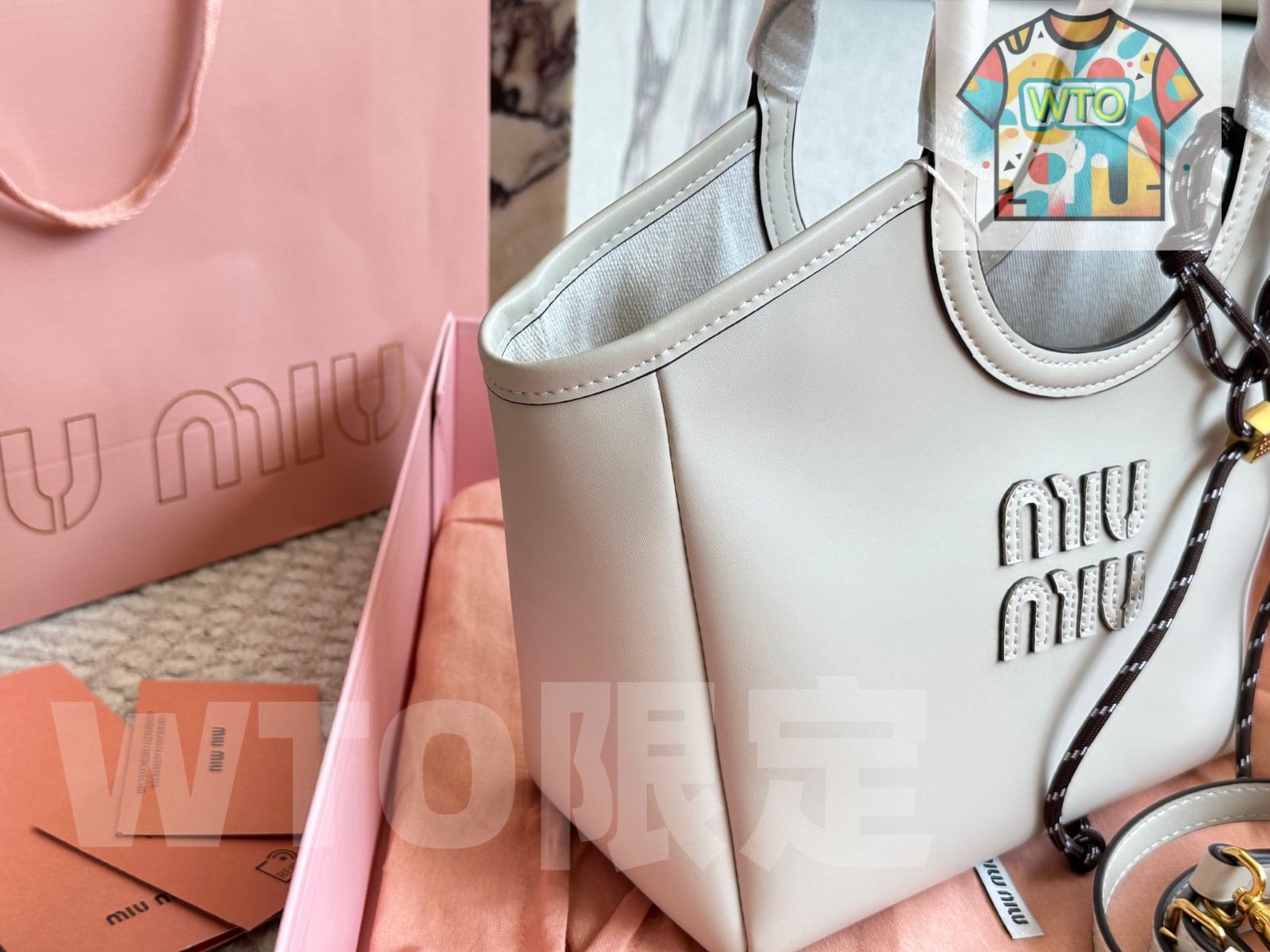 MIU MIU トートバッグ 三越伊勢丹 | MIU MIU/ミュウミュウ通販 | レザー トートバッグ