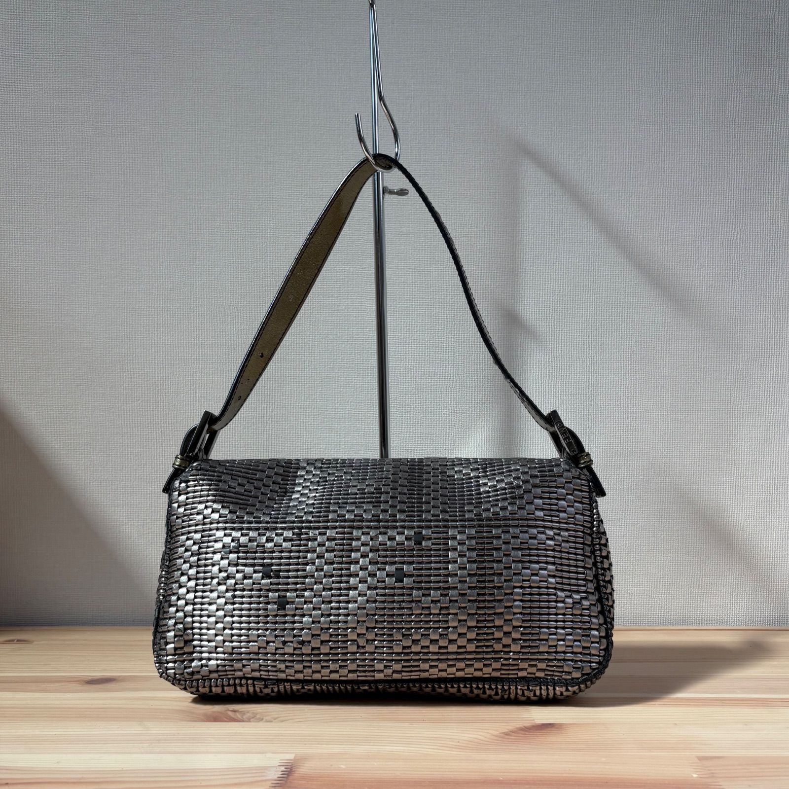 FENDI フェンディ メタリック マンマバケット ワンショルダーバッグ