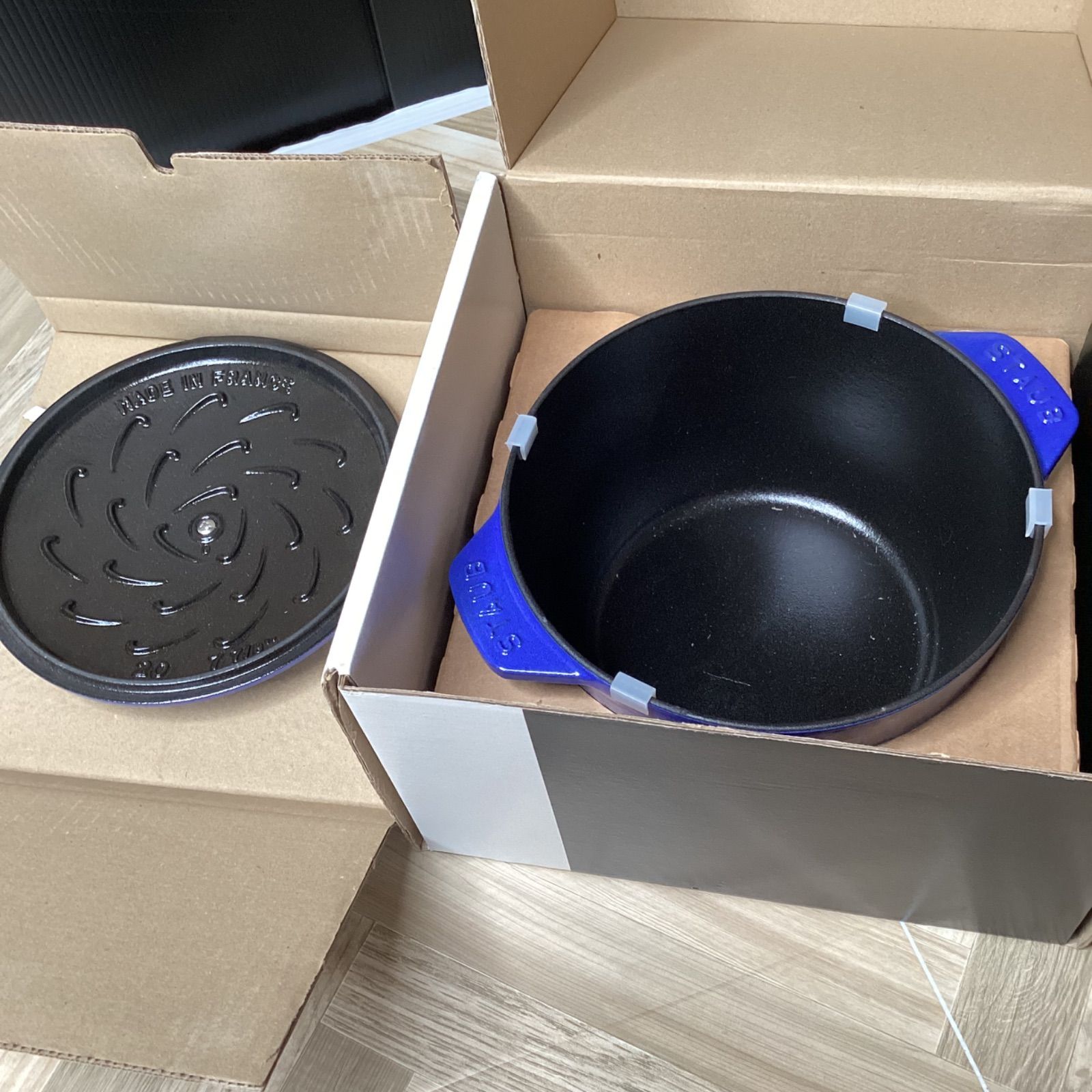 ストウブ ラ・ココット DE GOHAN 20cm ブルーベリー - メルカリ