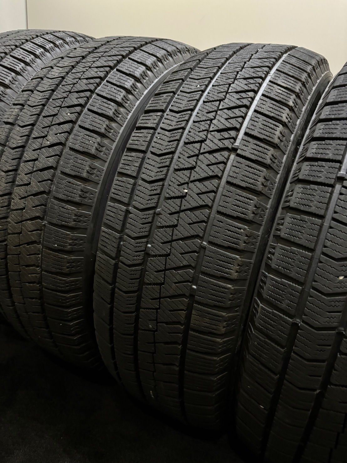 225|60R17 BRIDGESTONE|VRX2 21年製 スタッドレス 4本 ブリヂストン ブリザック アルファード ヴェルファイア 南5-J41
