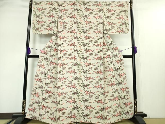 未着用　小紋　白大島紬　華紋　幾何学　唐花　アラベスク　着物　041a d 未着用 小紋 白大島紬 華紋 幾何学 唐花 アラベスク 着物 041a d