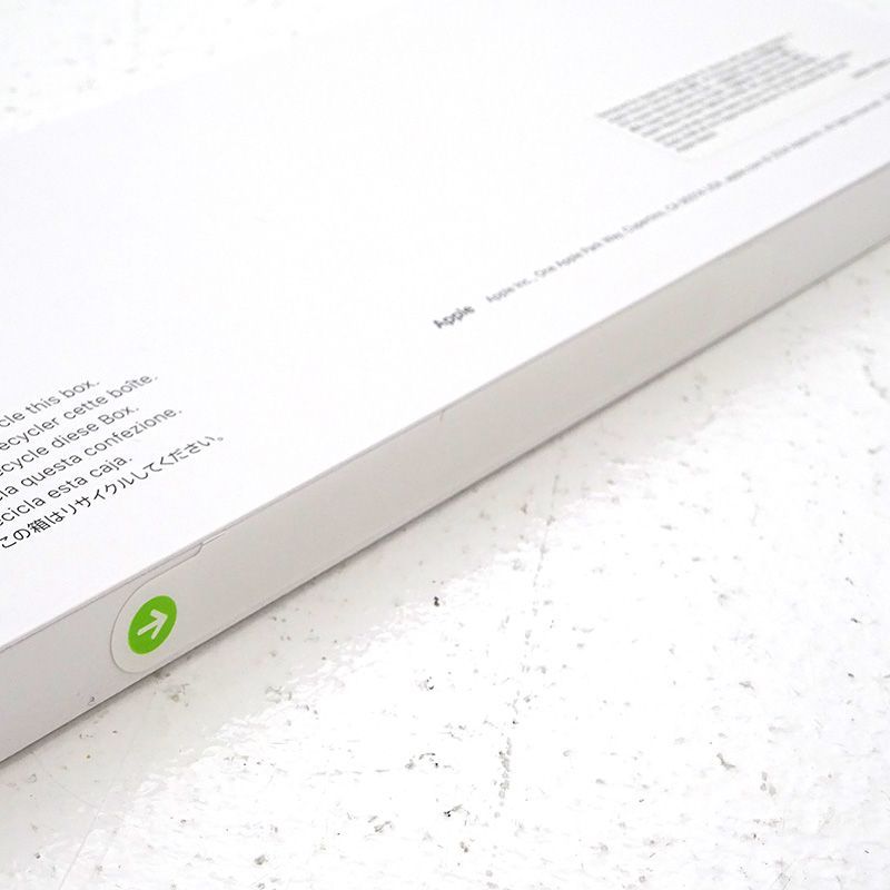 ジェットブラックアルミニウムケースとブラックスポーツバンド