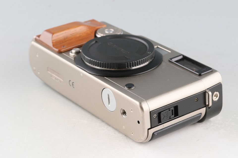 Fujifilm TX-1 + Super-EBC Fujinon 45mm F/4 + 90mm F/4 Lens + Hood