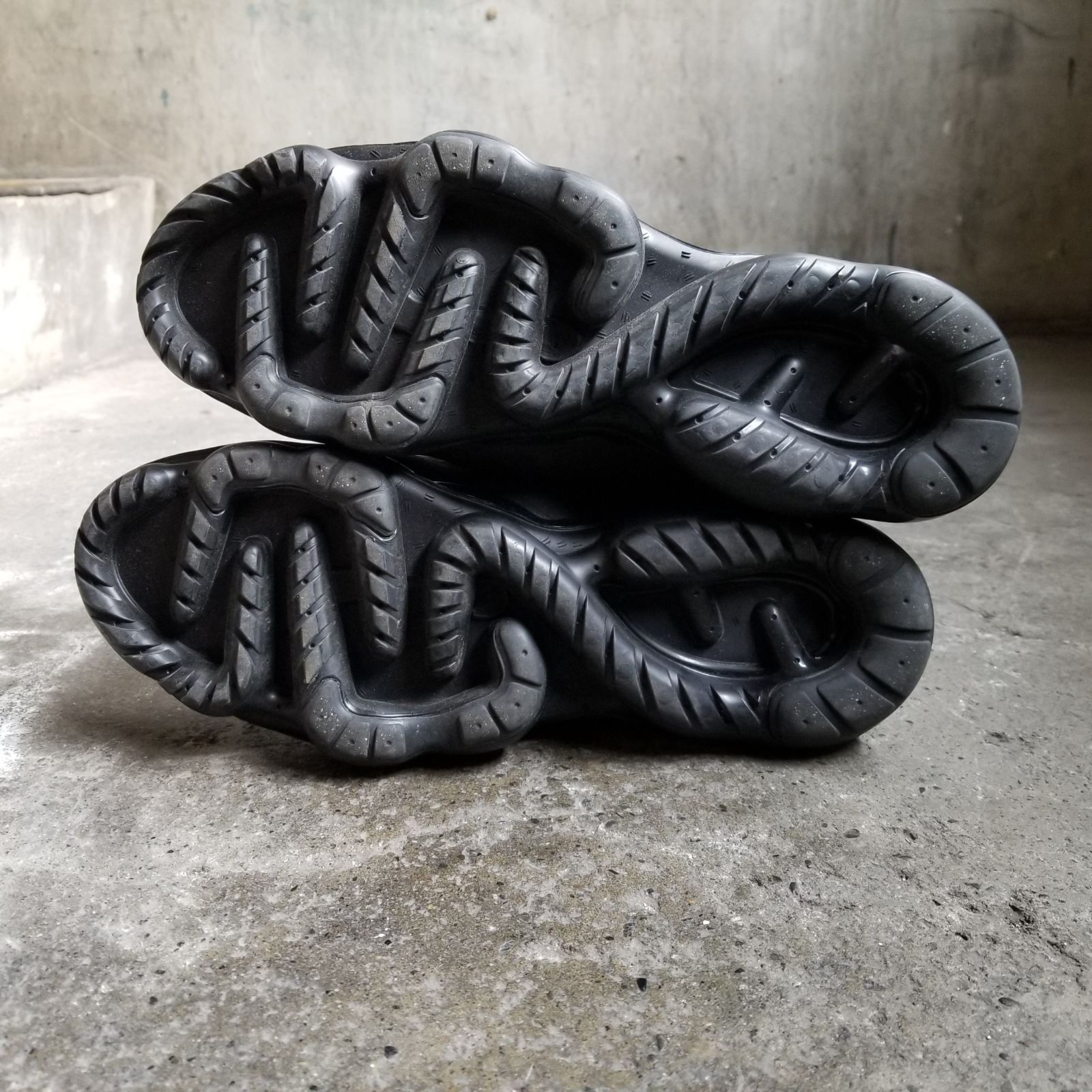 NIKE AIR VAPORMAX MOC ROAM 