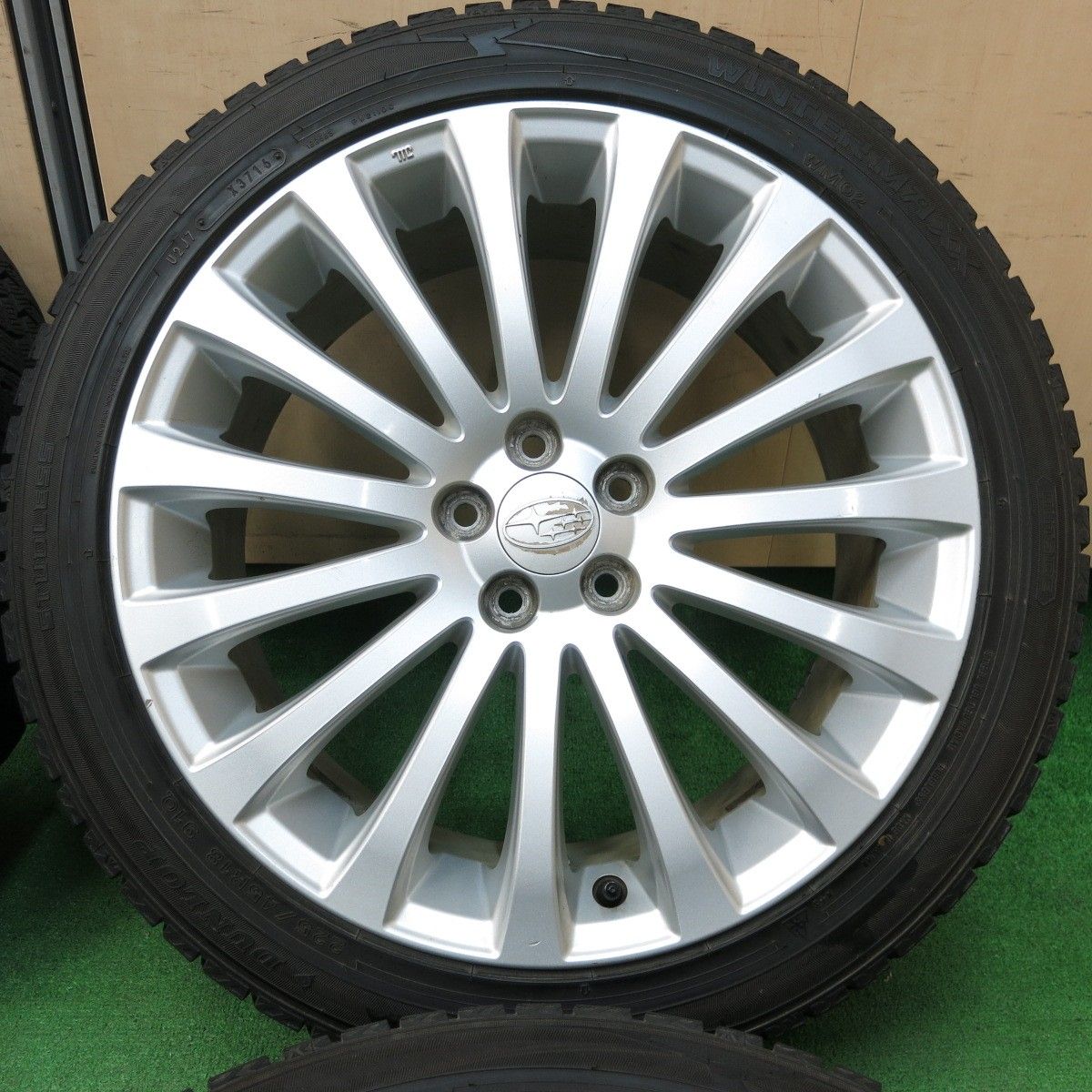 送料無料* バリ溝！9分☆スバル レガシィ 純正 225/45R18 