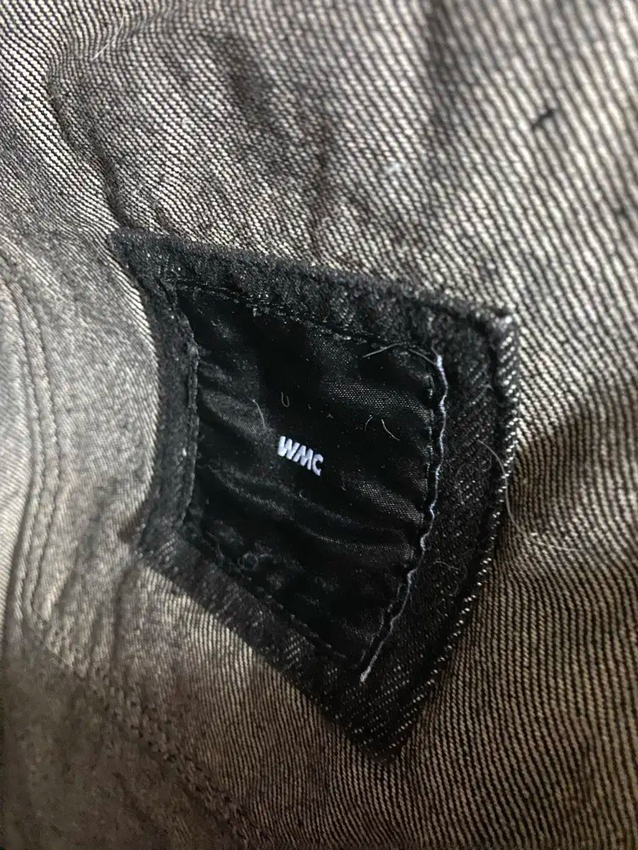 黒 デニム