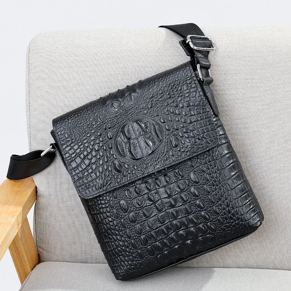 上品 　牛革　メンズショルダーバッグ　クロコダイル型押し 　本革　牛革 斜めがけバッグ ワンショルダー 革 レザー 軽量 大容量