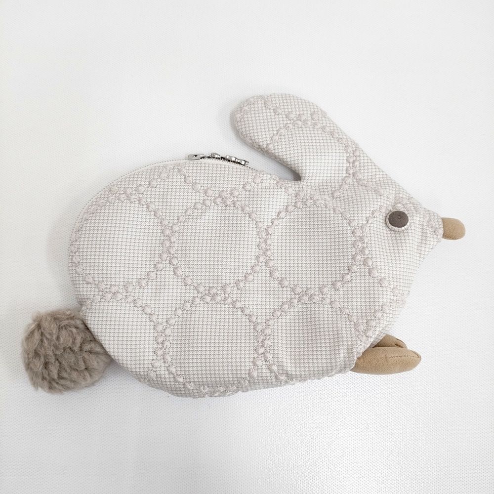ミナペルホネン usa pouch ウサポーチ　ライトベージュ　新品・未使用 mina perhonen tambourine usa pouch 定価16500円 pi0666 ポーチ