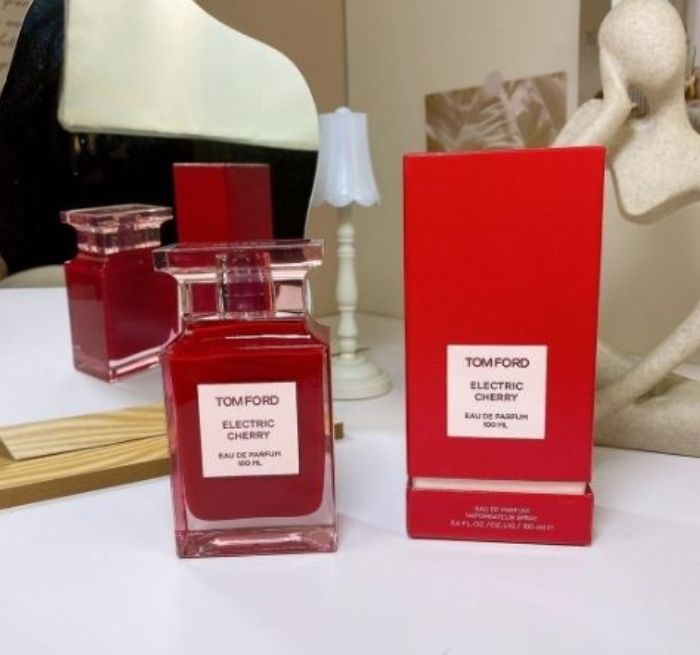TOM FORD エレクトリックチェリー 100ml 【公式通販】