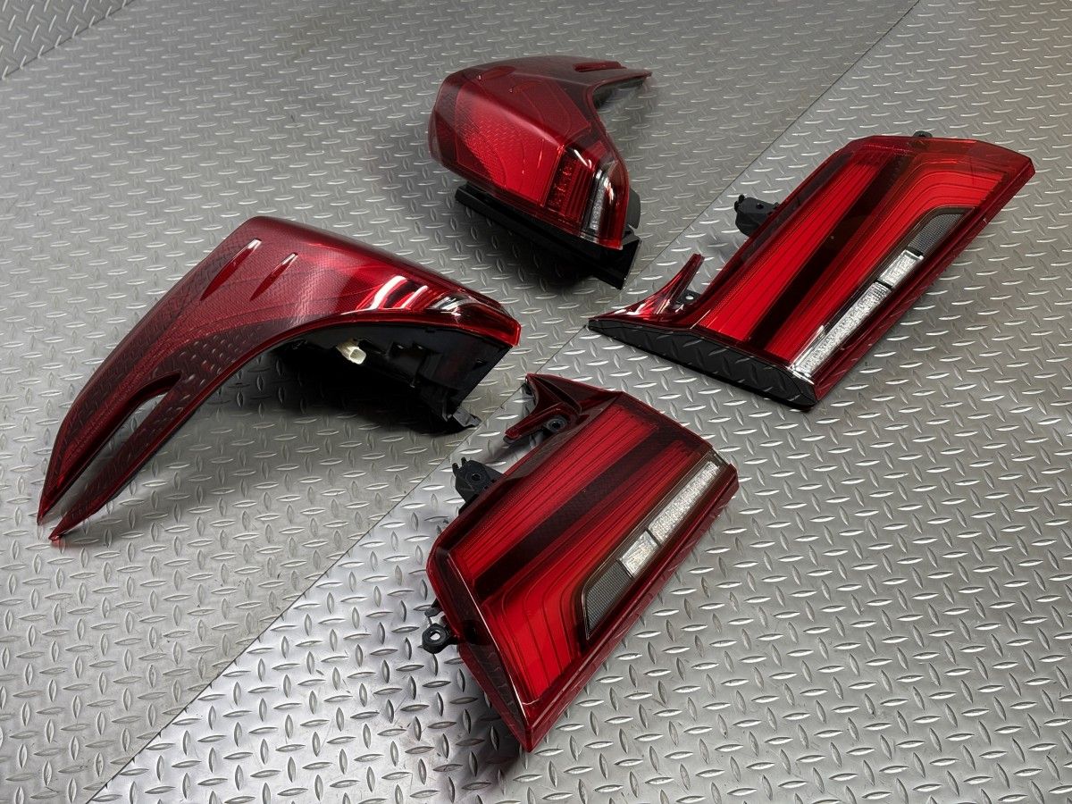 30アルファード後期　テールランプセット シーケンシャル　美品 アルファード 30系 後期 ブレーキランプ 4灯化キット