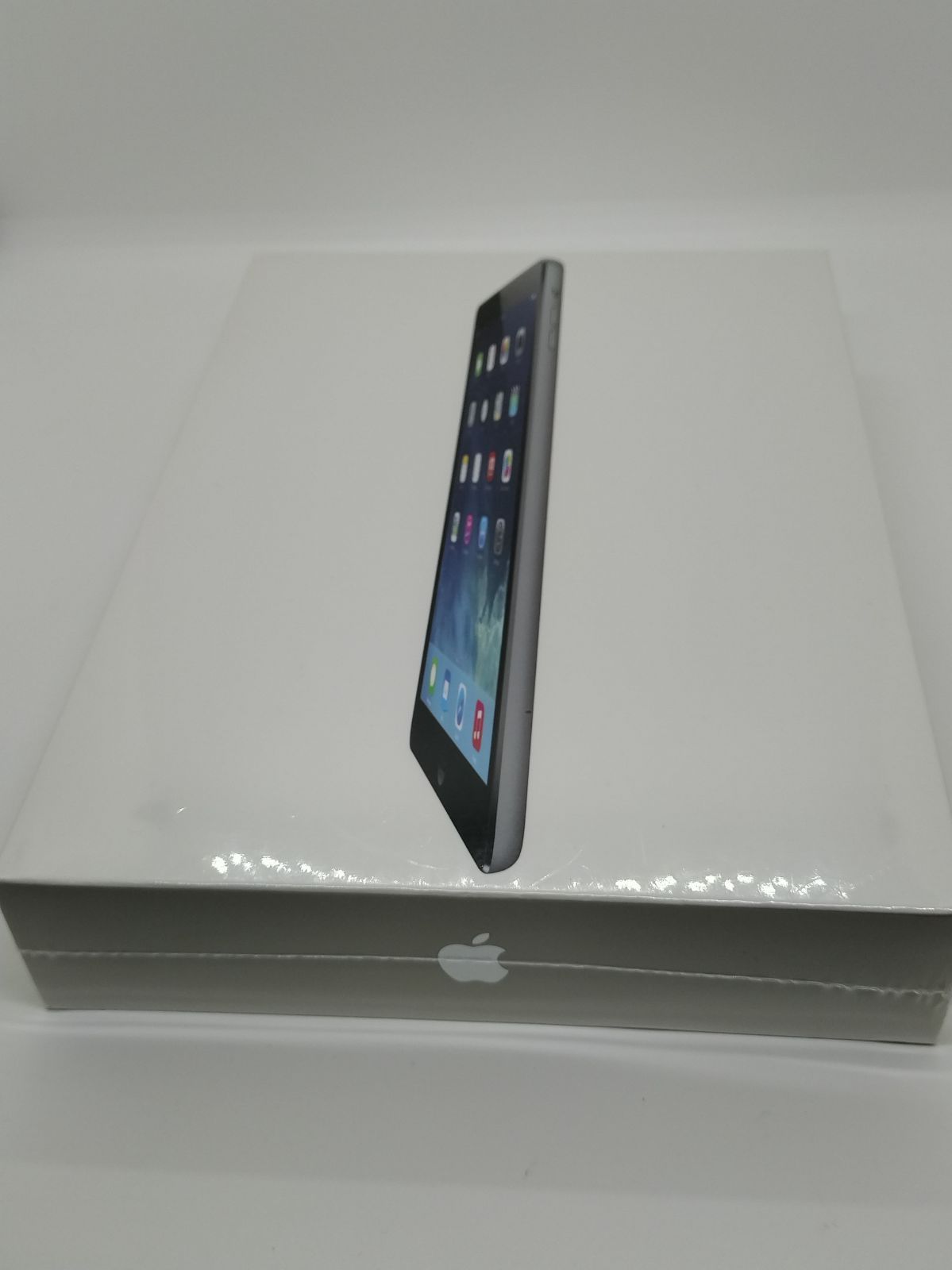 ☆未開封☆第1世代 Apple iPad Air Wi-Fiモデル 64GB スペース
