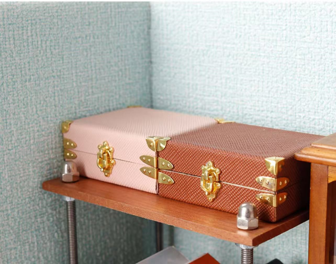 ドールハウス ミニチュア 収納用 アンティーク風トランク（大）1点 全2