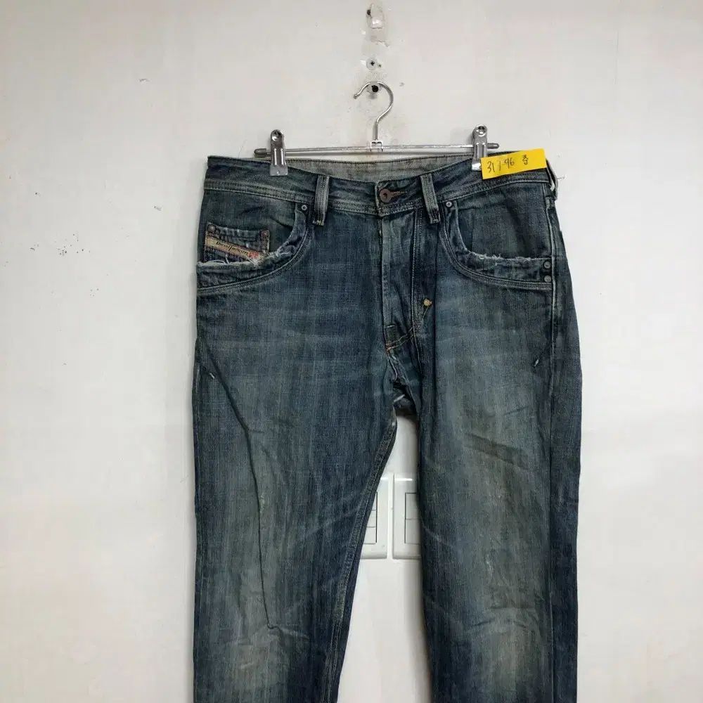 DIESEL ペイント デニム 31インチ 2025年最新】Yahoo!オークション -ディーゼル ジーンズ 31の中古