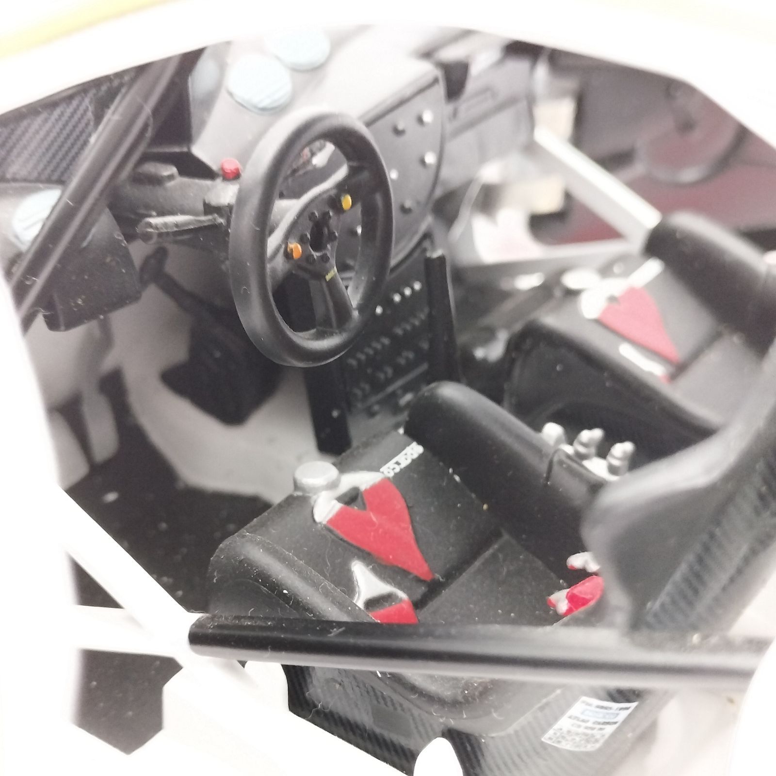 Action】1999 フォード フォーカス WRC マルティーニ 1/18 ポルトガル