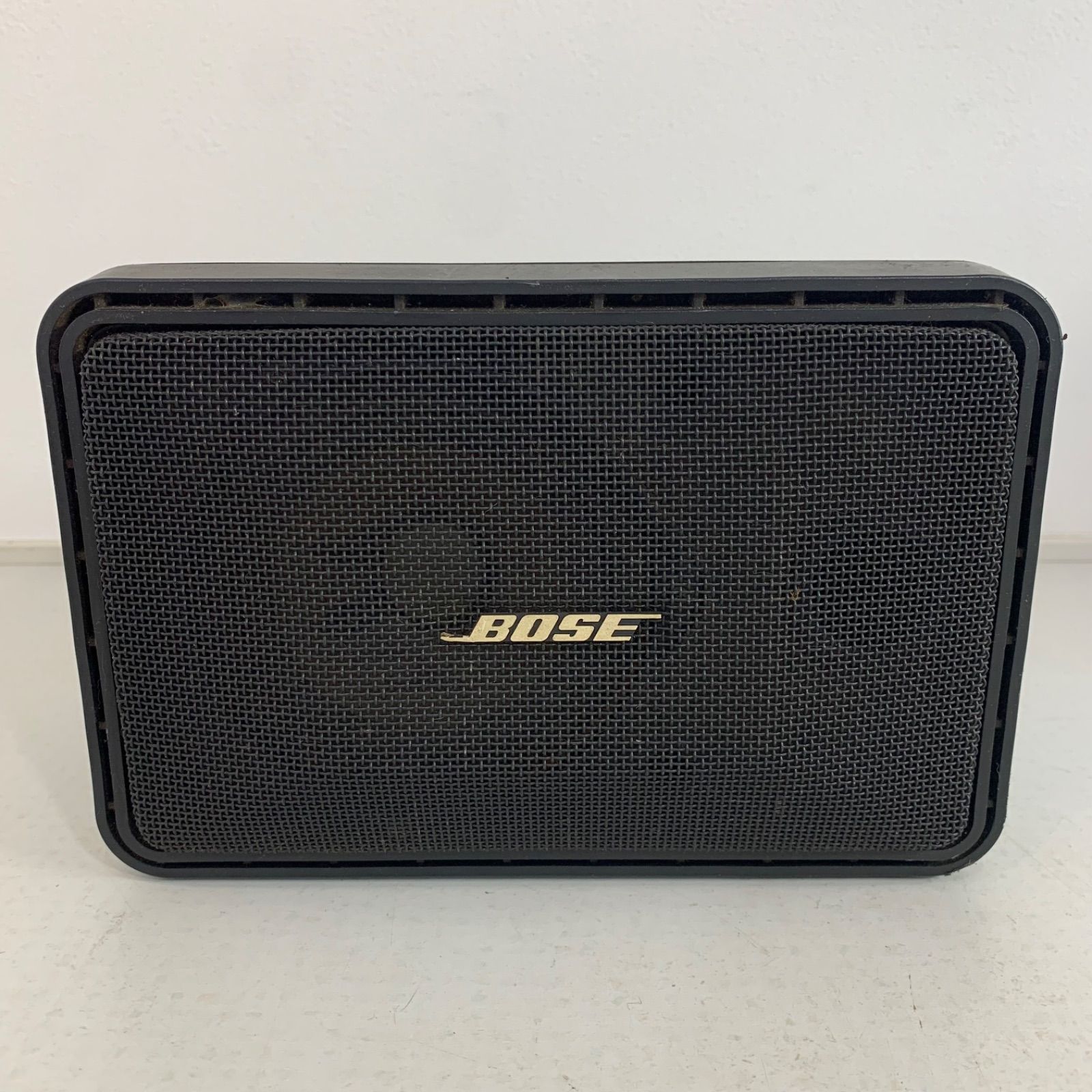 定番のBOSEスピーカー 天井吊り下げタイプ