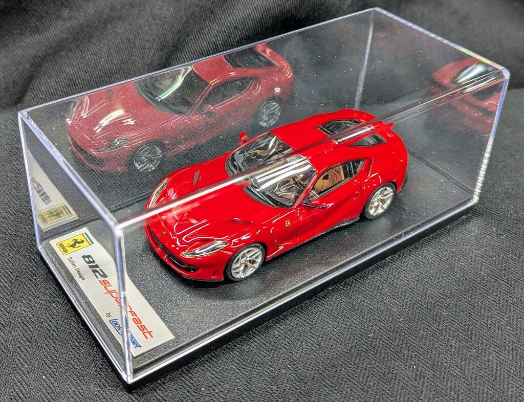 LOOKSMART MODELS 1|43 Ferrari 812 Superfast Rosso Scuderia LS467F