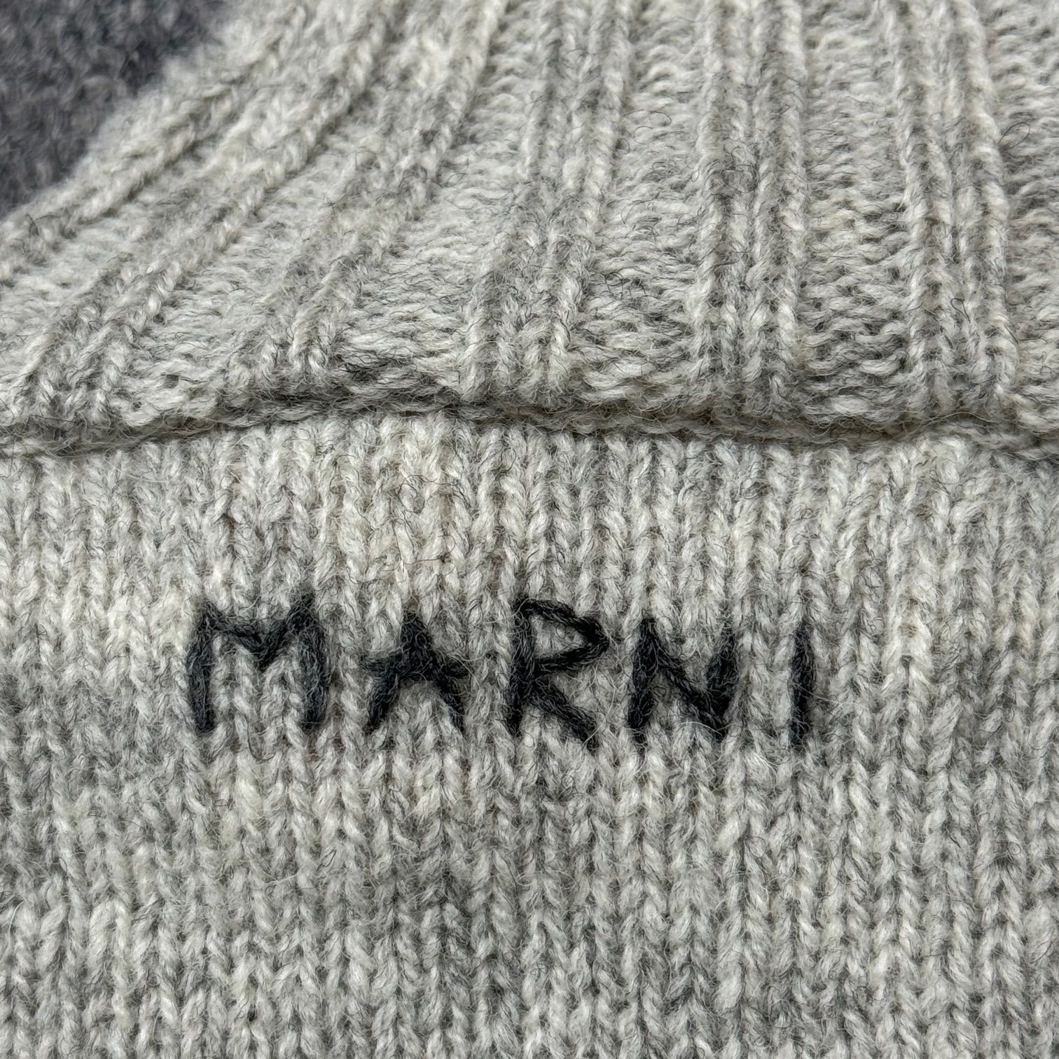 33107983_2