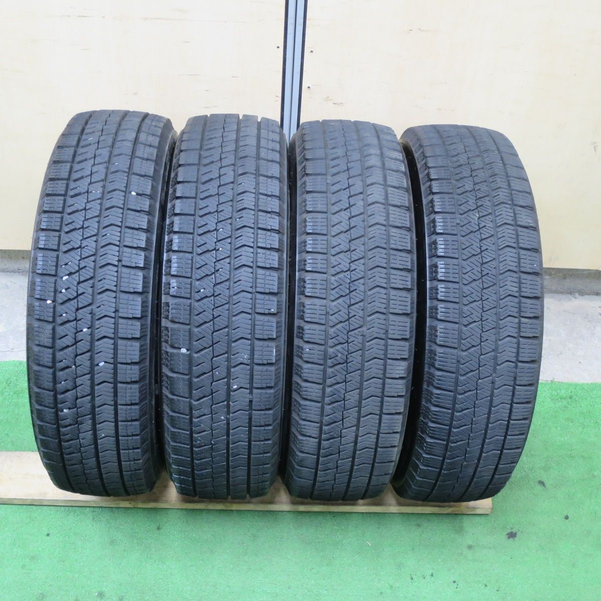 バリ溝！21年！8.5分☆スタッドレス 155/65R14 グッドイヤー アイス