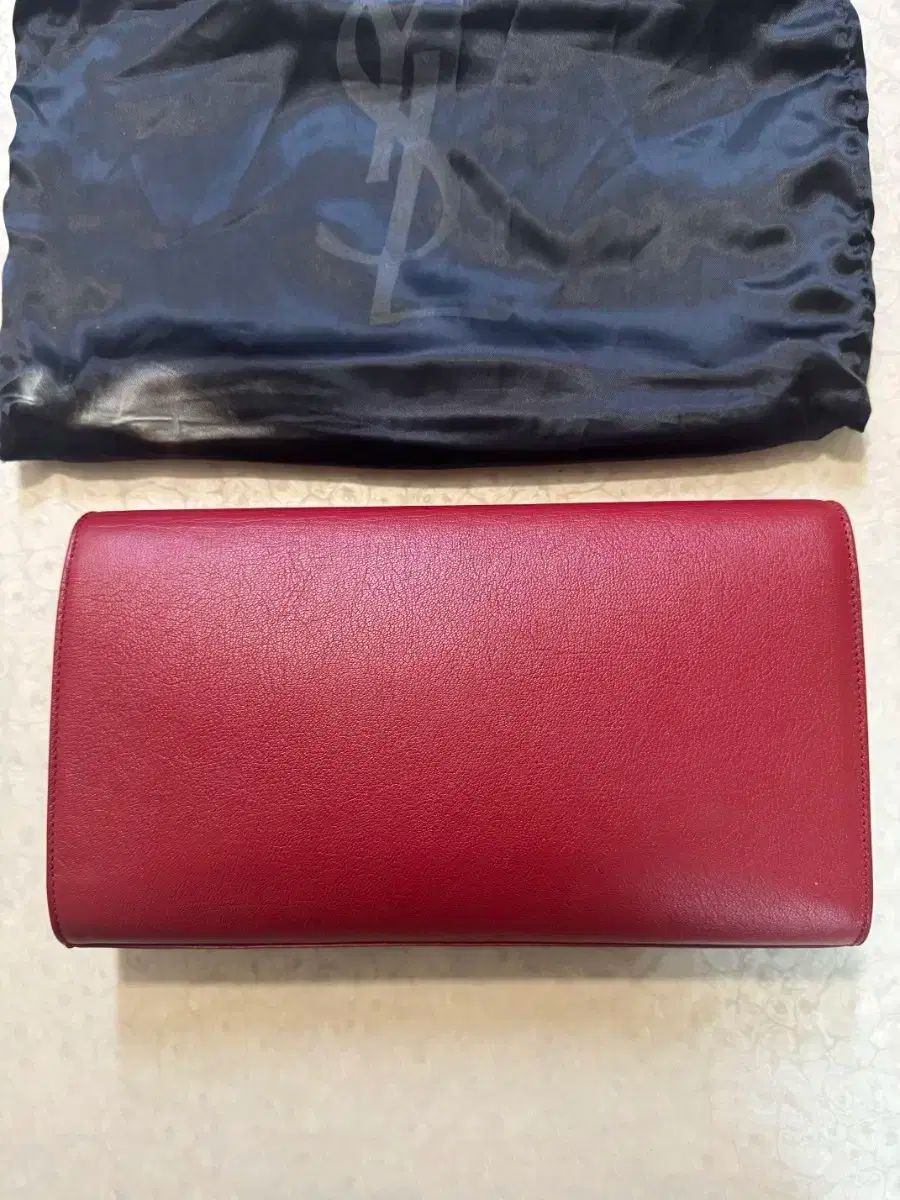 ほぼ イヴ サンローラン ベル ドゥ ジュル クラッチバッグ