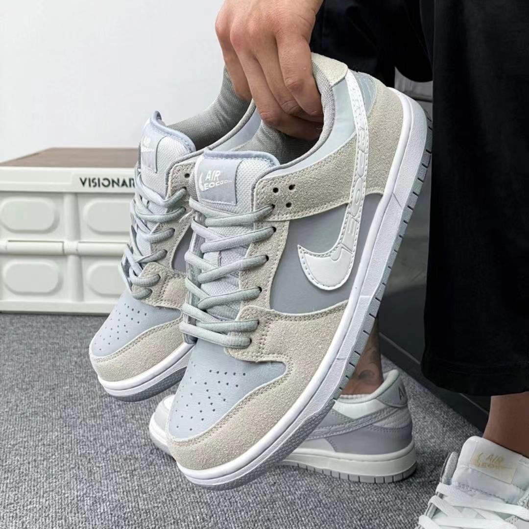 新品未使用Nike Dunk Low 