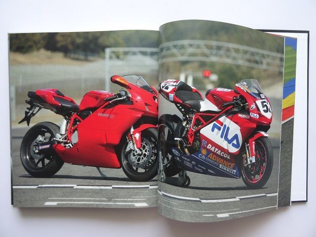 バイク関連写真集、洋書。 The Art of the Racing Motorcycle 写真集