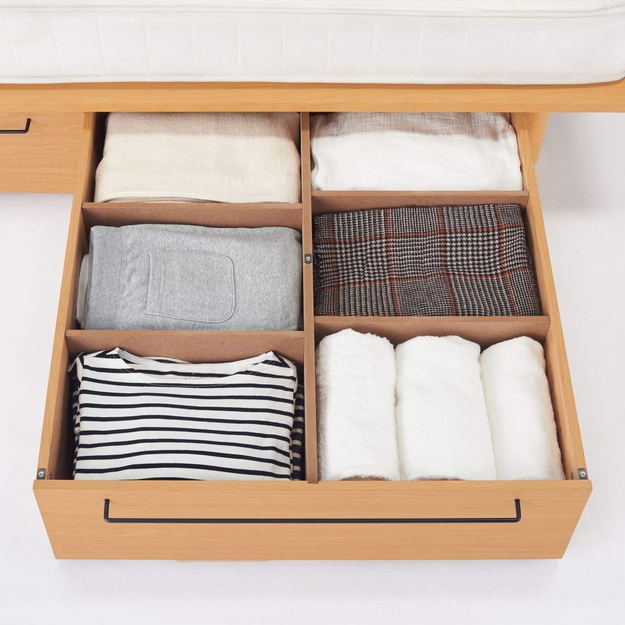 ベッドフレーム下収納